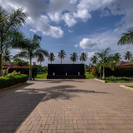 Veerdency Luxury Resort Devanahalli Exterior photo