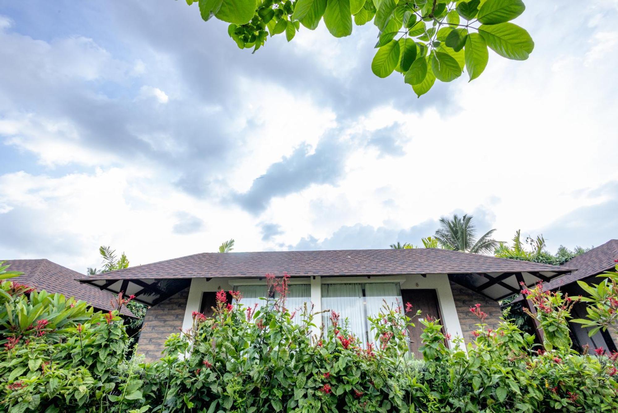 Veerdency Luxury Resort Devanahalli Exterior photo